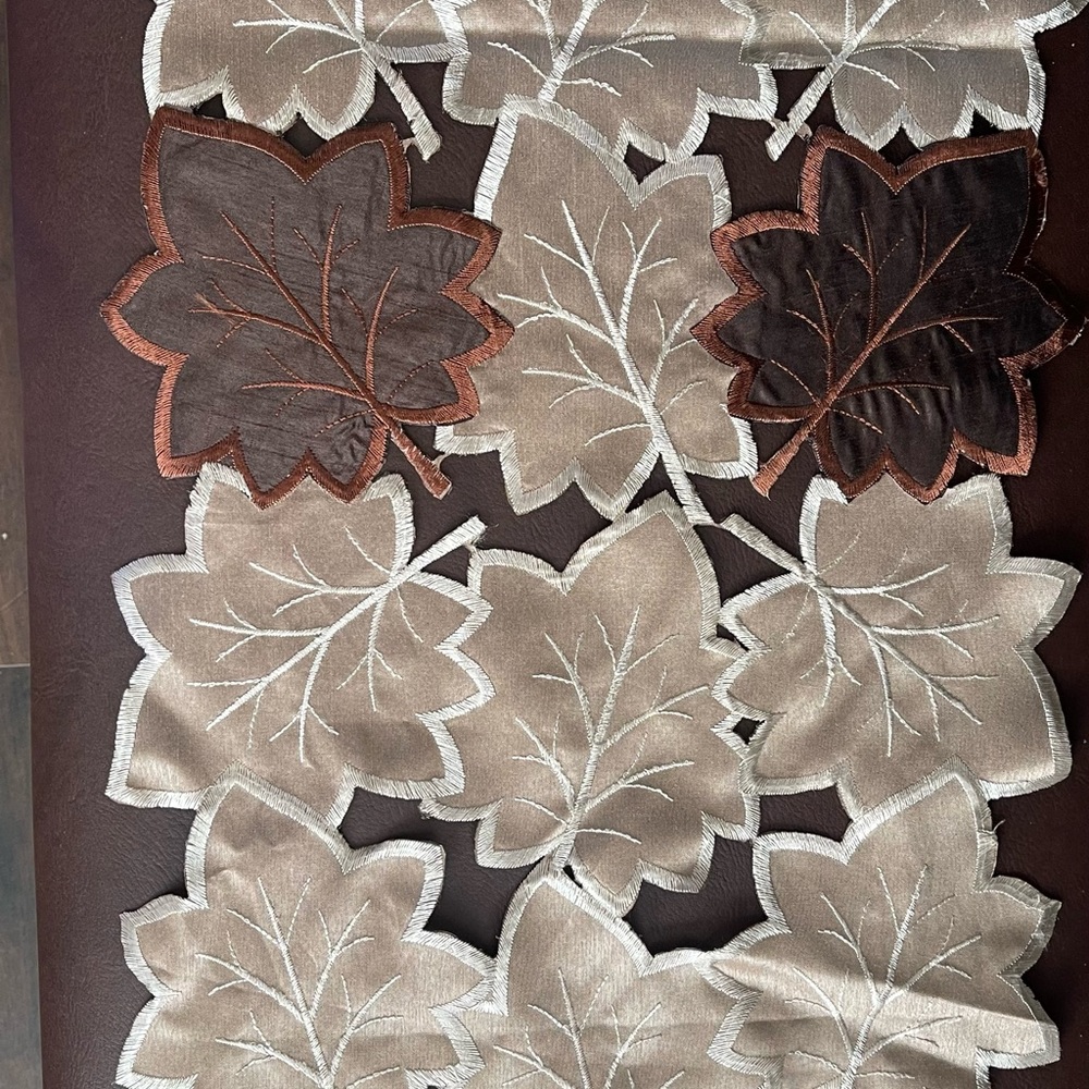 Fall table runner - Picture 4 of 5